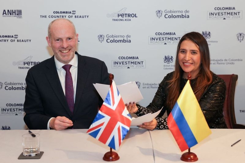 Justin Joins Colombian Vice Minister To Sign Energy Action Plan